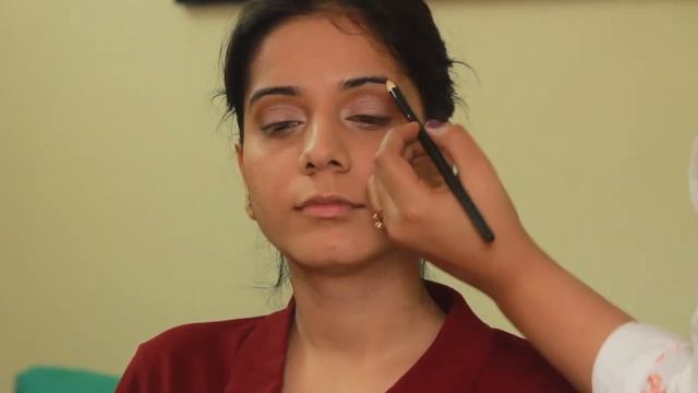 Soft Romantic Makeup | Colours By Anushka смотреть онлайн