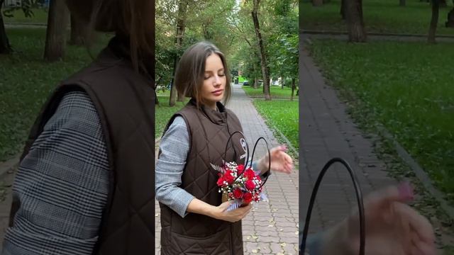 Кустовая роза Рубикон в сумочке #1сентября смотреть онлайн