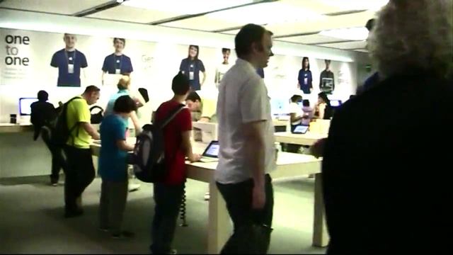 Apple Store London смотреть онлайн