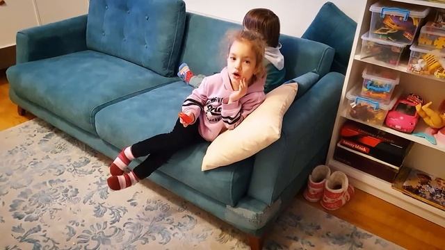 ЧЁ КУПИЛА ✅️ ЕДЕТ один в ЛИФТЕ ✅️ Зехра РАССУЖДАЕТ ✅️ оставляю ЛЕО ✅️ ТУРЦИЯ ИЗМИР декабрь 2022 смотреть онлайн