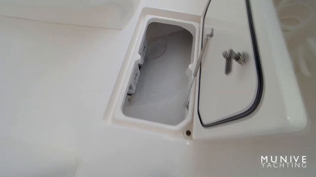 Intrepid Powerboats 345 Nomad SE (2022) With Triple Mercury V8 300HP Outboard Engines - Boat Review смотреть онлайн