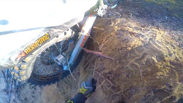 ЛЕТАЕМ ПО ГОРКАМ НА КАРЬЕРЕ, AVANTIS 250 VS BSE J1 смотреть онлайн