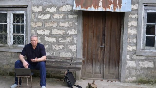 В воздухе запахло дымом, ФБР, ФСБ и безопасность денег. смотреть онлайн