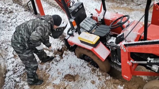 ТЕСТ ДРАЙВ на проходимость минитрактор УРАЛЕЦ. Утопил трактор в глине. смотреть онлайн