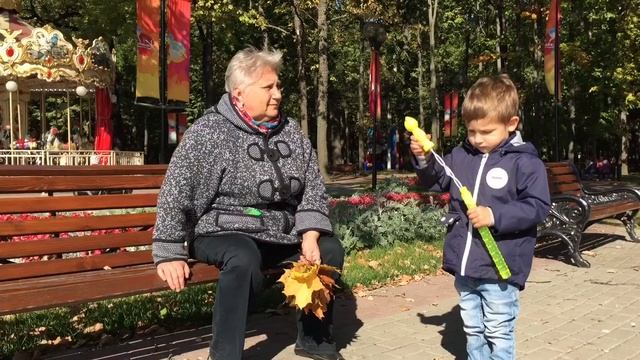 Парк Толстого/ Химки/ осень 2017/прогулка с бабушкой смотреть онлайн