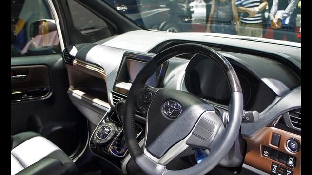 TOYOTA VOXY 2017 REVIEW INDONESIA смотреть онлайн