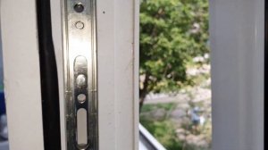 Как установить на окно механизм проветривания?