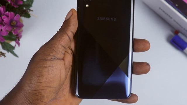 Samsung Galaxy A30s Unboxing and Review! Budget King? смотреть онлайн
