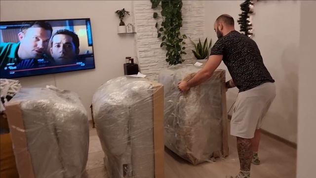 Диванът дойде, свещи в домашни условия, коледни играчки ,разходки и опаковане на подаръци