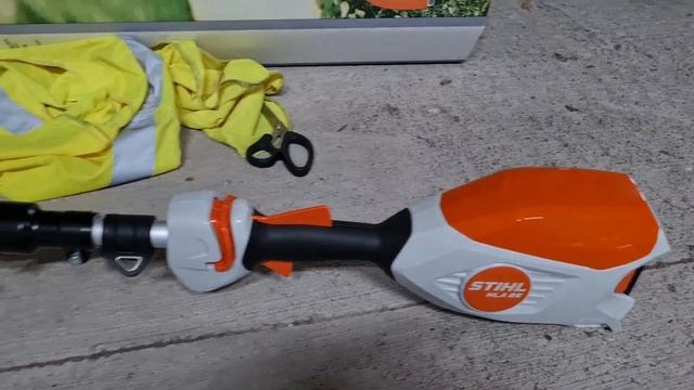 Guess what I have bought? ( Stihl Hla 86 long reach hedge cutter) смотреть онлайн