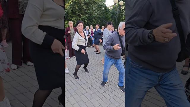 16.09.23г..."ТОЛЬКО ТЫ"... звучит на танцполе в Гомельском парке... смотреть онлайн