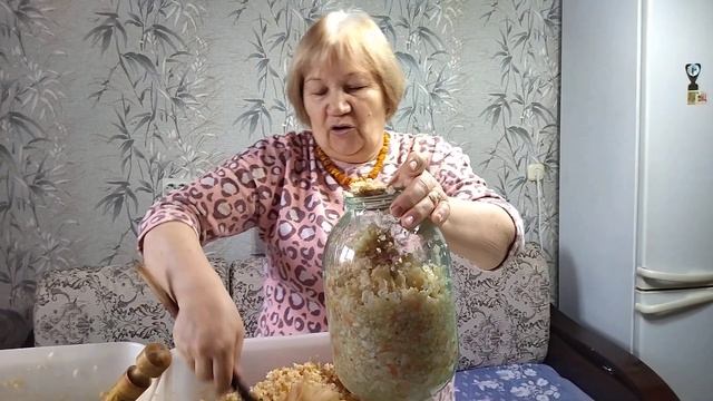 ЗАКЛАДКА КВАШЕНОЙ КАПУСТЫ В БАНКИ. ХРАНЕНИЕ смотреть онлайн