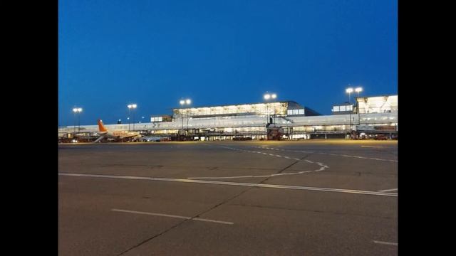 Flughafen Hamburg Terminals смотреть онлайн