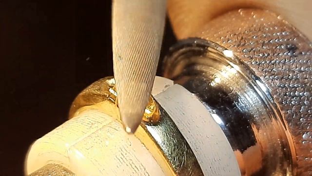 Закрепляем бриллиант в золотое кольцо смотреть онлайн