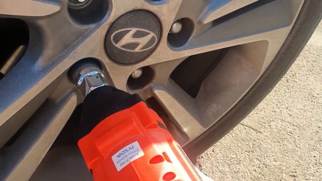 WOSAI (VVOSAI) 600NM Impact Wrench Wheel Bolt Test смотреть онлайн