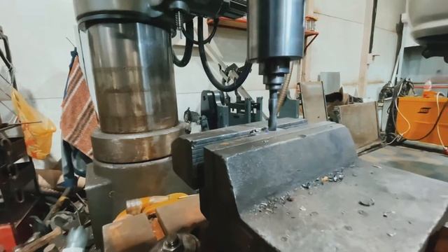 Прижимной механизм для кровельных сэндвич-панелей смотреть онлайн