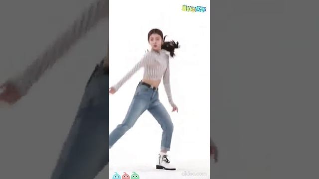 [Mirror] ITZY - WANNABE | Lia | смотреть онлайн