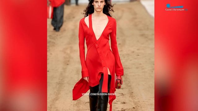 Асимметричный крой. Модный тренд этой осени смотреть онлайн