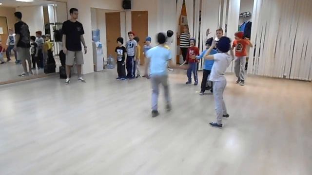 Break Dance с элементами ОФП (дети 5 - 9 лет) смотреть онлайн