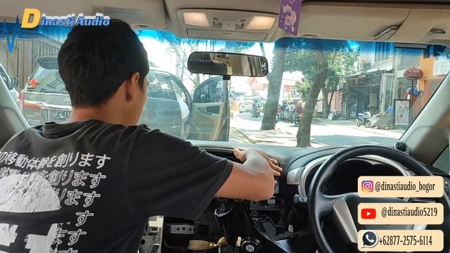 Nissan Elgrand pasang Head Unit❓ kira kira head unit apa ya ?Yuk kepoin guy's!!! смотреть онлайн