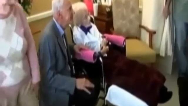 В США скончалась Дина Манфредини смотреть онлайн