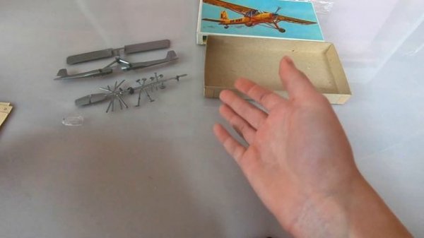 Сборная пластиковая модель самолёта L-60 1:100 Plasticart обзор коробки