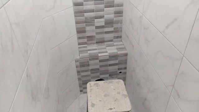 А ЗАЧЕМ ЗАМОРАЧИВАТЬСЯ с сантехнической дверцей, когда можно просто смотреть онлайн