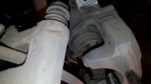 Toyota Corolla. Замена задних тормозных колодок.