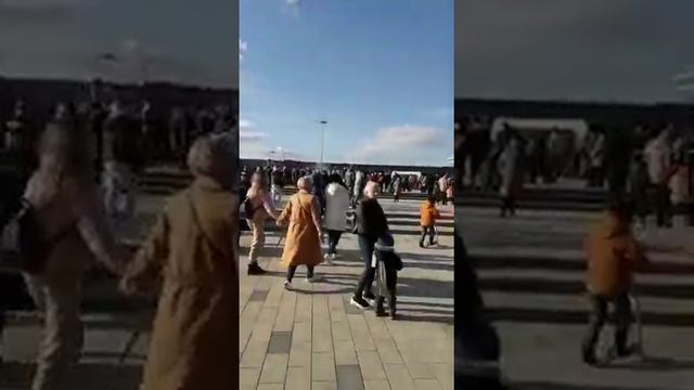 А тем временем в России проводы масленицы! смотреть онлайн