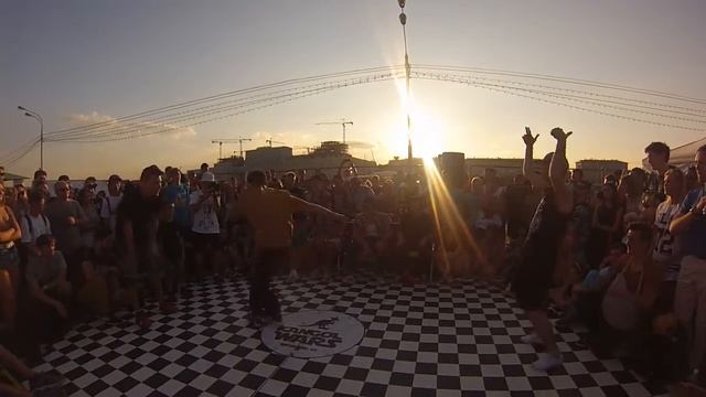 Mafia 13 vs Groovy Jon & Milky Rock | 1/4 breaking 2x2 | KANGOL WARS 3 - #bboy #bgirl #breakdance смотреть онлайн