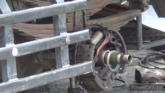 Mbah Bagong Lagi Service Kaki Kaki Belakang || Mercedes Benz L911 смотреть онлайн