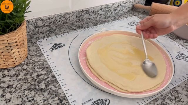 O Kadar KOLAY Ki Herkes Yapabilir❗️Oklavasız Saya Çöreği? Kat Kat Çıtır Çıtır Katmer смотреть онлайн