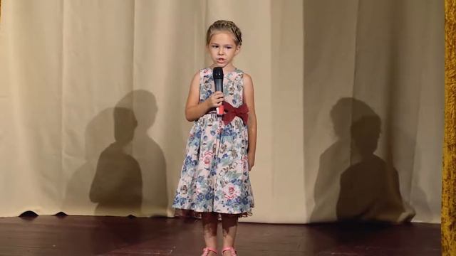 Ольга Хворост "Непослушный котенок" читает Жданова Ксения (5 лет) смотреть онлайн