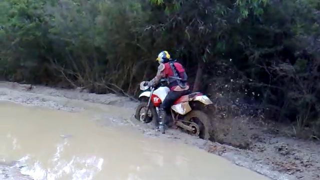Kurri Kurri Boys (Dad & Chad in the mud, lol =) смотреть онлайн