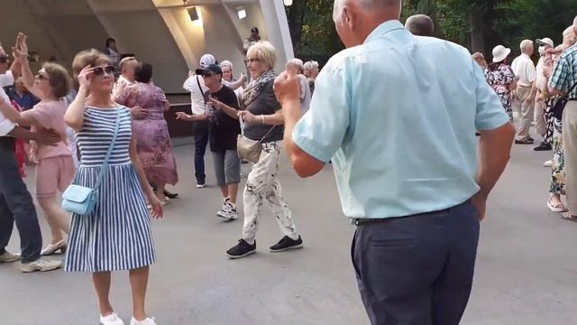 ЛЮБИ МЕНЯ ТАК, ЧТОБЫ СЕРДЦЕ ЗАБИЛОСЬ! ТАНЦЫ ХАРЬКОВ СЧАСТЛИВЫЕ МОМЕНТЫ смотреть онлайн