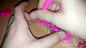 Как сплести из резинок 2д медузу