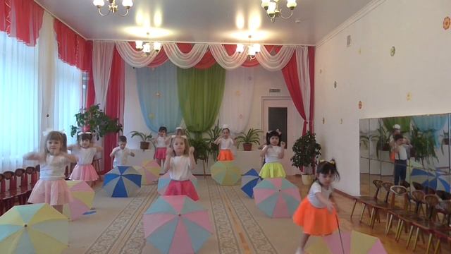 танец с зонтиками 1 смотреть онлайн