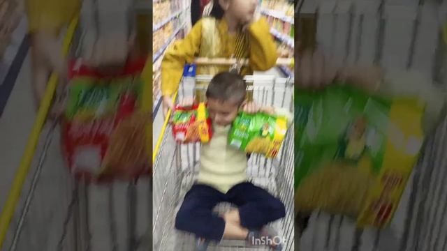 shopping with Hamza Ayesha смотреть онлайн