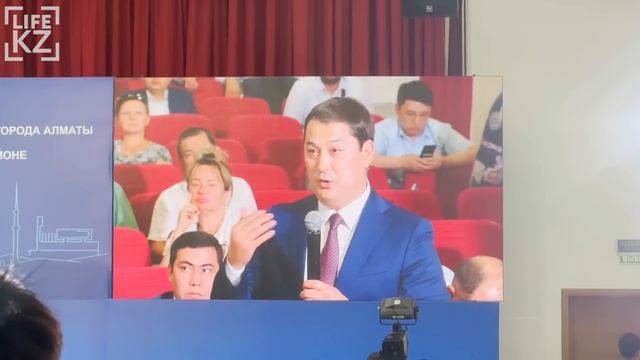 АКИМ АЛМАТЫ ДОСАЕВ ОБЕЩАЕТ РЕШИТЬ ВОПРОСЫ ДОЛЬЩИКОВ смотреть онлайн