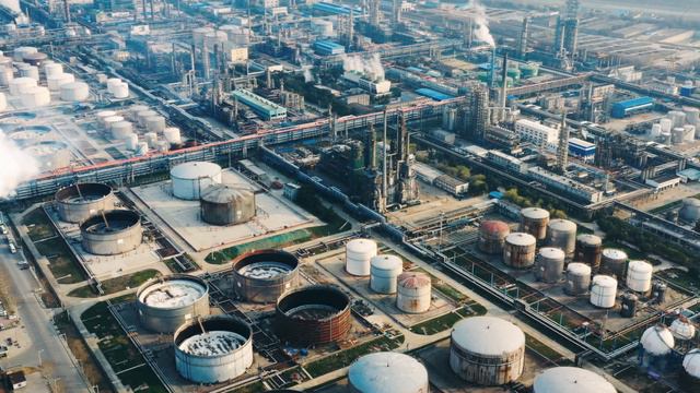 aerial view oil refinery 2022 08 10 11 43 00 utc смотреть онлайн
