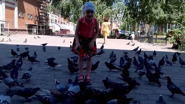 ? ГОНЯЕМ ГОЛУБЕЙ ? Развлечения для детей: идем в РОСТИКС | KFC | КФС ? смотреть онлайн