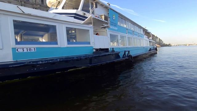 Заплыв по каналам Санкт-Петербурга к храму Спас на крови смотреть онлайн