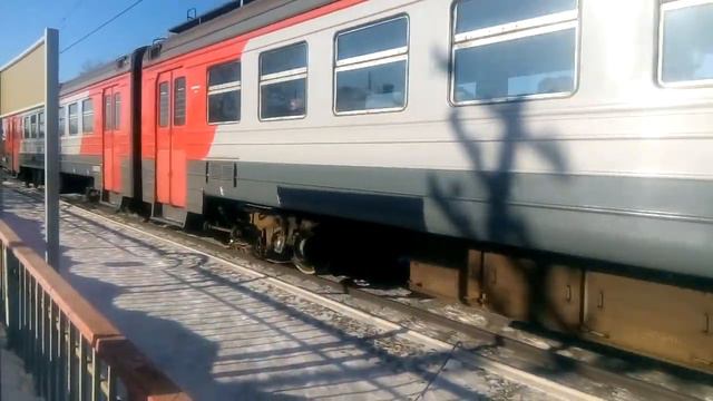электропоезд эд2т Екатеринбург пасс Ощепкова отправляется со станции хуторята смотреть онлайн