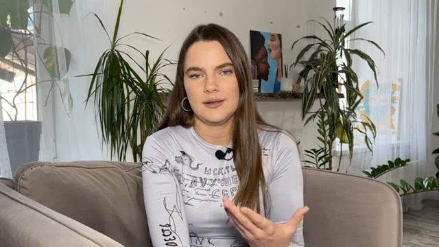 Работать дома или в салоне? / Где работать бьюти-мастеру? смотреть онлайн