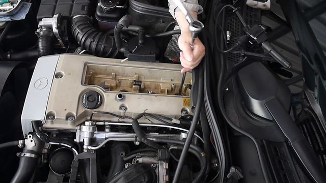 Martin 慢慢修DIY-W208 CLK 230K 火星塞更換 смотреть онлайн