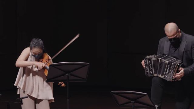 Piazzolla/Jofre “Libertango” for Violin and Bandoneon смотреть онлайн