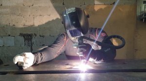 Подача присадочного прутка #Tig сварки од|-|ой рукой | Метод доступный каждому | #onehandtigwelding