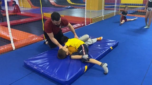 Адаптивная борьба: тренировка с Нарчаевым Рашадом 5. Школа Героев смотреть онлайн