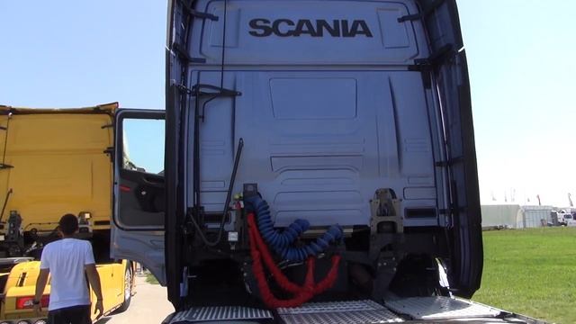 Scania S 580 Super Tuned Tractor Truck (2019) Exterior and Interior смотреть онлайн