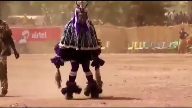 Индеец в костюме